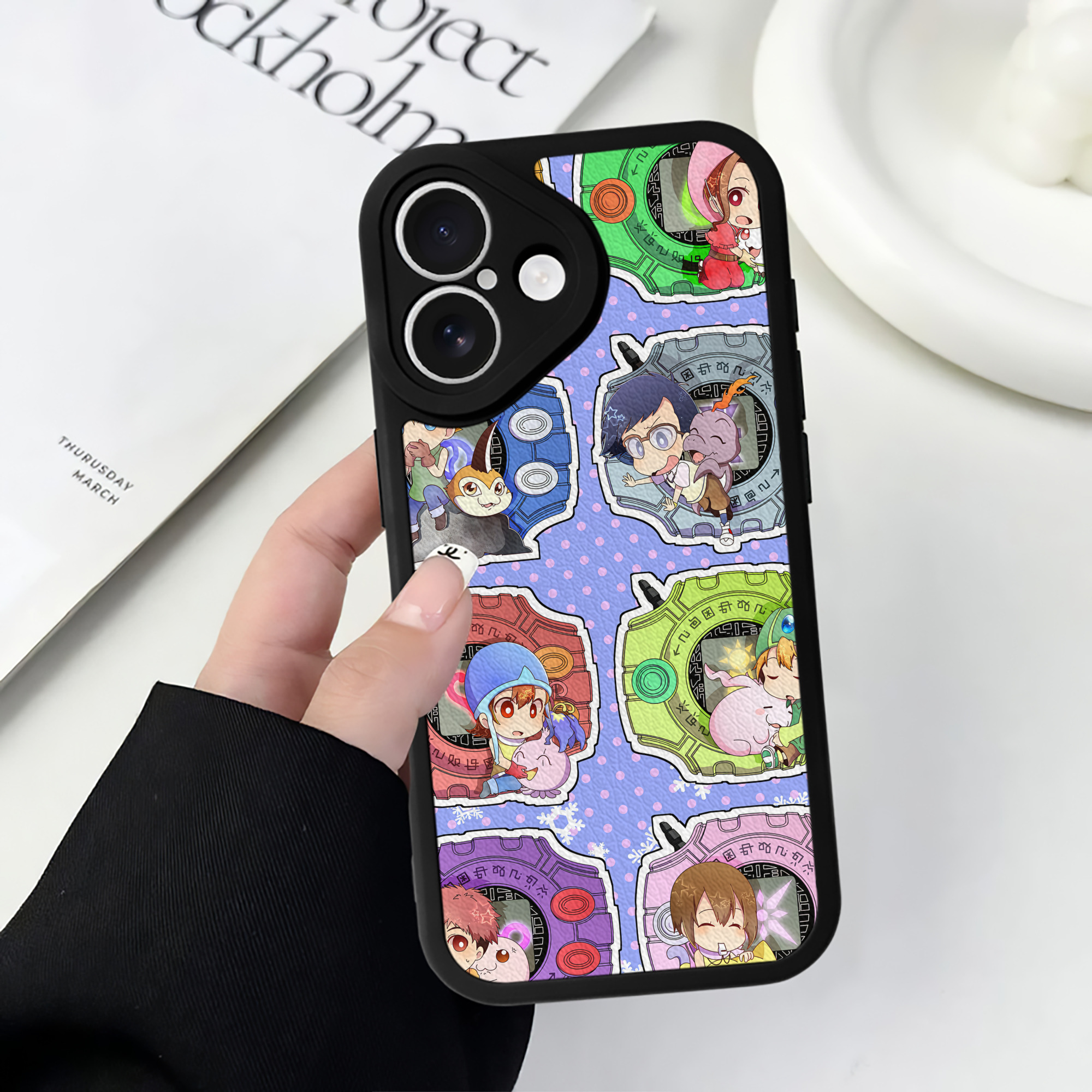 （画像用） Digimon デジタルモンスター/デジモン 【iPhone 16シリーズ対応】シリコンスマホケース（レザー調） 材質：シリコン